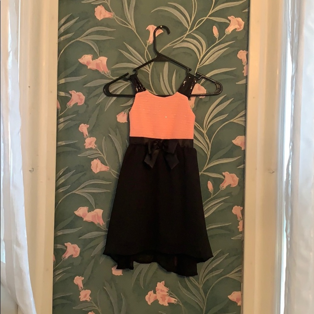 A pink and black girls kids apparel by turó parc.
